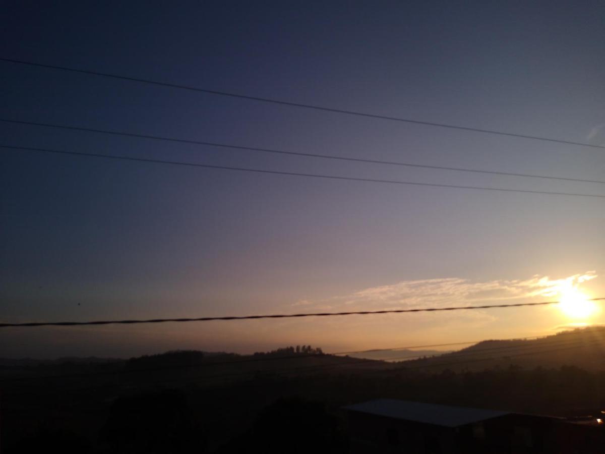 Paraiso Em Serra Negra Lindoia Com Linda Paisagem Exterior foto